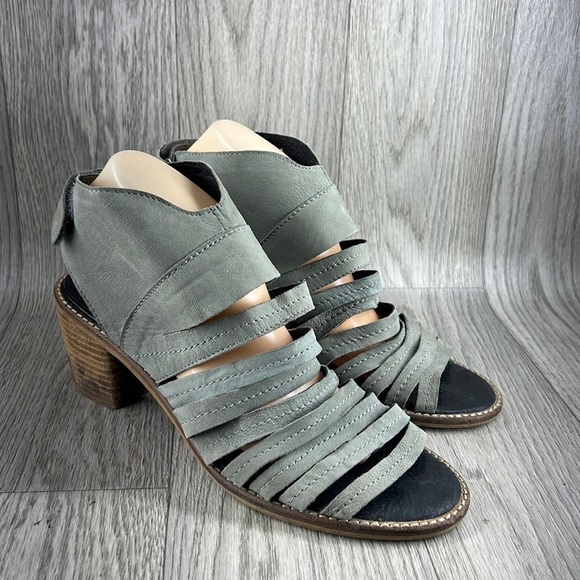 Sbicca Strappy Heeled Sandals - Picture 2 of 14
